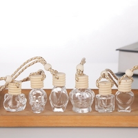 Vente en gros flacons de parfum vides en forme de losange pour diffuseur de voiture suspendu avec bouchon en bois 5-10ml