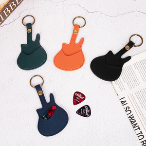 Porte-plectrum de guitare en cuir, porte-clés de forme irrégulière, fait à la main, à la mode, pour guitaristes - Product Image 1