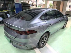BYD Qin Plus DM-i <span class=keywords><strong>2023</strong></span>, Auto Usado de Segunda Mano, Sedán, Autonomía de 120 km, PHEV, Carga Rápida, 197 HP, para Venta al por Mayor por Concesionarios - Product Image 4