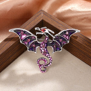 YINI Fabricant Personnalisé Vibrant Écologique En Alliage De Zinc Strass Incrusté Résine Dragon Broche Fantaisie Bijoux pour Cosplay - Product Image 3