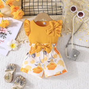 เสื้อโบว์สวยหรูสำหรับเด็กผู้หญิง แขนบานจับคู่กับกางเกงขาสั้นลายดอกกุหลาบ ชุดสองชิ้นแฟชั่นหลากสีสัน - Product Image 1