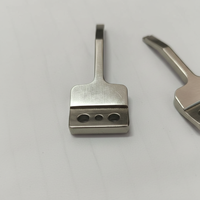 Pièces de support en acier inoxydable usinées CNC sur mesure pour machines à coudre industrielles à grande vitesse