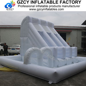 Toboggan aquatique gonflable tout blanc <span class=keywords><strong>avec</strong></span> <span class=keywords><strong>piscine</strong></span> à balles pour événements <span class=keywords><strong>avec</strong></span> château gonflable interactif - Product Image 2