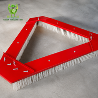 Brosse triangulaire pour gazon artificiel, outil d'entretien et de nettoyage pour terrains de football et terrains de sport