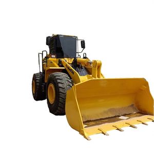 Chargeuse sur pneus compacte Komatsu WA380 d'occasion avec composants essentiels (roulements et pompe) – Haute efficacité opérationnelle – Engin de construction - Product Image 1