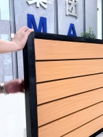 TOMA Fenêtres à persiennes modernes en aluminium avec lames en bois, ouverture verticale et finition grain de bois pour volets de salle de bain