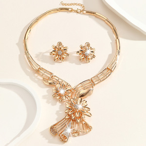 European and American Explosions Golden Zinc Alloy V-Shaped <b>Flower</b> Necklace Earrings Set Female 2025 Spring - Product Image 2