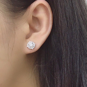 Orecchini a Perno con Cristalli a Forma di Fiore per Donne, Eleganti e Minimalisti, Accessori di Moda per Uso Quotidiano - Product Image 4