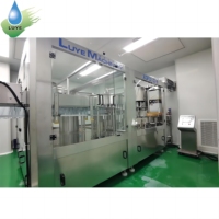 Ligne de production complète automatique 3 en 1 de remplissage de bouteilles d'eau liquide en PET machine d'embouteillage d'eau minérale pure en usine