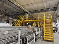 Plateformes d'escalade industrielles Vichnet de haute qualité avec échelles à traverses portées par des supports