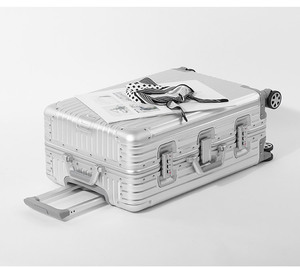 Valigia in Alluminio Personalizzata Rapida, Bagaglio a Mano di Marca Premium con Ruote Girevoli e Serratura TSA - Product Image 1