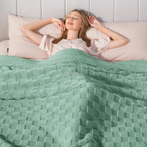 Jeté en polaire polyester doux et confortable, réversible, couverture chaude, design à carreaux moderne, cadeau d'hiver idéal pour le <span class=keywords><strong>lit</strong></span> des femmes - Product Image 4