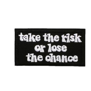 Parche Bordado a Máquina Ecológico Termoadhesivo con Palabras en Inglés en Color Negro: Nunca te Rindas, Sé Tu Mejor, para Decoración de Sombreros, Bolsos y Ropa - Product Image 5