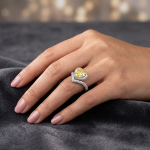 Anillo de Compromiso de Lujo para Mujer, con Diamante Tallado en Corazón, Oro Sólido de 18K - Product Image 2