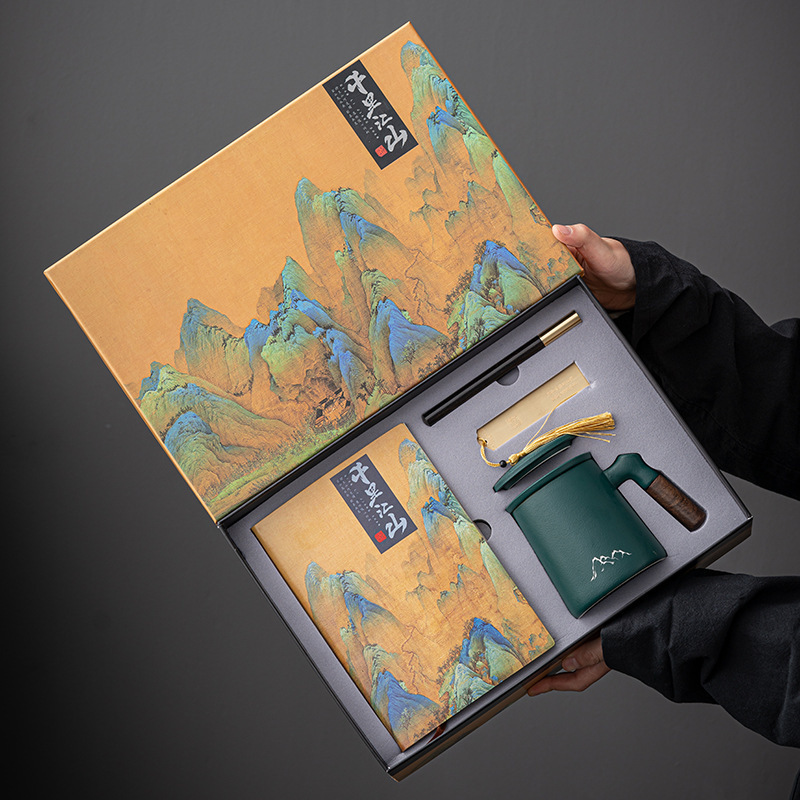 Tasse verte de paysage de mille li