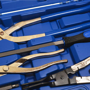 Alicates para resortes de freno Fuli, herramienta manual de acero al carbono para mantenimiento de frenos de automóvil en estuche rígido OJ13112 - Product Image 1