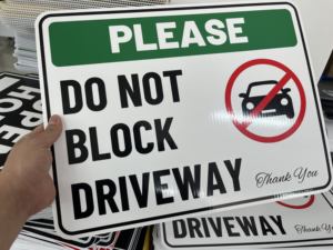 Лист Coroplast 4x8 наружные праздничные вывески с кольями из гофрированного пластика с письмом на день рождения вывески на заказ - Product Image 2