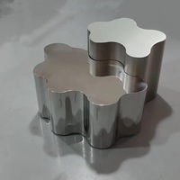 Meubles de salon modernes de luxe avec table basse en acier inoxydable à surface miroir lisse en forme de diamant