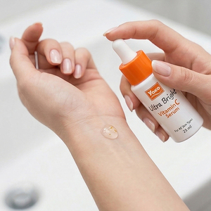 Sérum vitamine C Y694 YOKO ULTRA BRIGHT 25 ml avec extrait complexe de 8 fruits, hydratant, illuminateur et protecteur contre la sécheresse. - Product Image 4