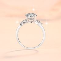 Bague en argent sterling S925 avec certificat GRA, moissanite ronde brillante couleur D VVS1, sertie de quatre griffes et pierres latérales marquise, pour femme