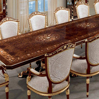 Ensemble table et chaises de salle à manger classique européenne en bois massif, 8 places, sur mesure pour villa.