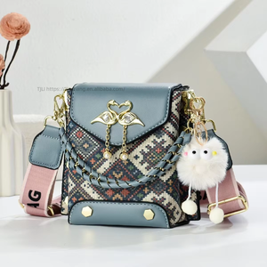 New Wholesale Luxury Leather Fashion Quilted PU Leather Shoulder Bags Cell Phone Bags Women's <b>Purses</b> and Handbags - Product Image 6