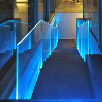 Poteau de balustrade en verre inoxydable extérieur Reilbu Led Glass, design moderne pour balcon