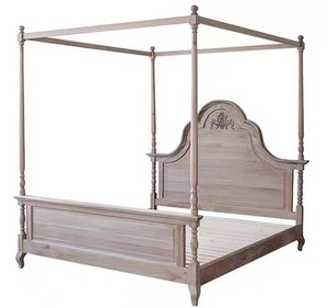 Lit simple capitonné en lin, style provincial français, avec pieds en bois massif - Product Image 2