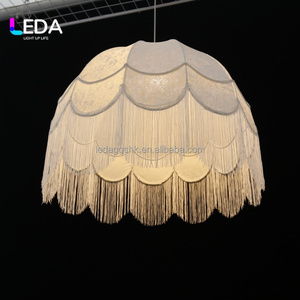 Abat-jour LEDA personnalisé avec pompons, décoration d'événements de mariage, éclairage géant en forme de parapluie, taille personnalisée, lustre de plafond, éclairage de plafond pour événements - Product Image 2