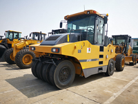 Rouleau compresseur pneumatique 20 tonnes XP203, largeur de compactage 2250 mm