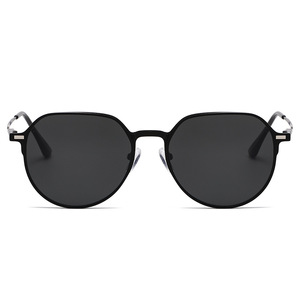 Gafas de Sol Magnéticas BQ-8125 con Montura Negra Redonda, Polarizadas UV400, Antideslumbrantes, para Conducir, para Hombre - Product Image 2