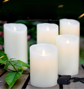 Trío de Velas LED Recargables con Brillo Continuo y Puntas Onduladas para un Ambiente Duradero Durante Toda la Noche, Vela LED de Parafina - Product Image 2