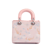 Sac à main brillant pour femme avec motif dragon oriental rose, poignée supérieure et sangle à bandoulière, quincaillerie argentée, mode de luxe pour le quotidien