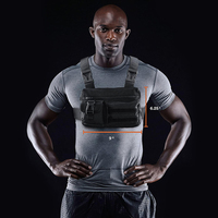 Fitdom Geïnspireerde Tactische Sport Borsttas voor Heren, Modieus Utility Pouch Vest met Ingebouwde Telefoonhouder voor Workouts, Fietsen en Wandelen