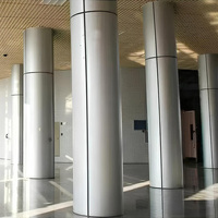 Revêtement de colonne en aluminium à grain de bois décoratif moderne, panneaux de pilier courbés pour hall d'hôtel, bâtiment commercial