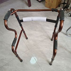 Người già khuyết tật đứng khung đi bộ Viện trợ rollator người già Walker cho người tàn tật - Product Image 6