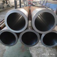 Tubo de Cilindro Hidráulico de Pared Gruesa de Aleación Pulida Directo de Fábrica, ASTM ST52 Estirado en Frío, 1% de Tolerancia, Aprobado por ISO CE, Soldadura