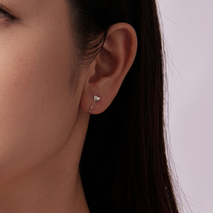 Boucles d'oreilles Huggie en forme de cœur, en alliage plaqué argent, style romantique, bijoux unisexes, clous d'oreilles tendance - Product Image 5