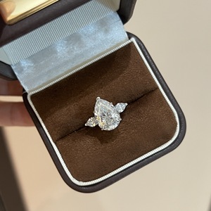 Xh Moissanite S925 Bạc 6 Carat 10*14 Drop Lê Hình Dạng Màu Trắng Đầy Màu Sắc Châu Âu Mỹ Cross-Biên Giới Kim Cương Nhẫn - Product Image 1