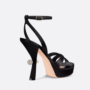 รองเท้าส้นสูงแบบรัดข้อเท้าประดับเพชรและมุกสำหรับผู้หญิง รองเท้าส้นเตี้ยแบบสายไขว้ผ้าซาตินสำหรับฤดูร้อน - Product Image 3