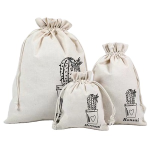 Sacs cadeaux en coton avec cordon de serrage, logo personnalisé, en mousseline, en toile unie, petit sac anti-poussière avec ruban en satin noir, pochette à bijoux - Product Image 1