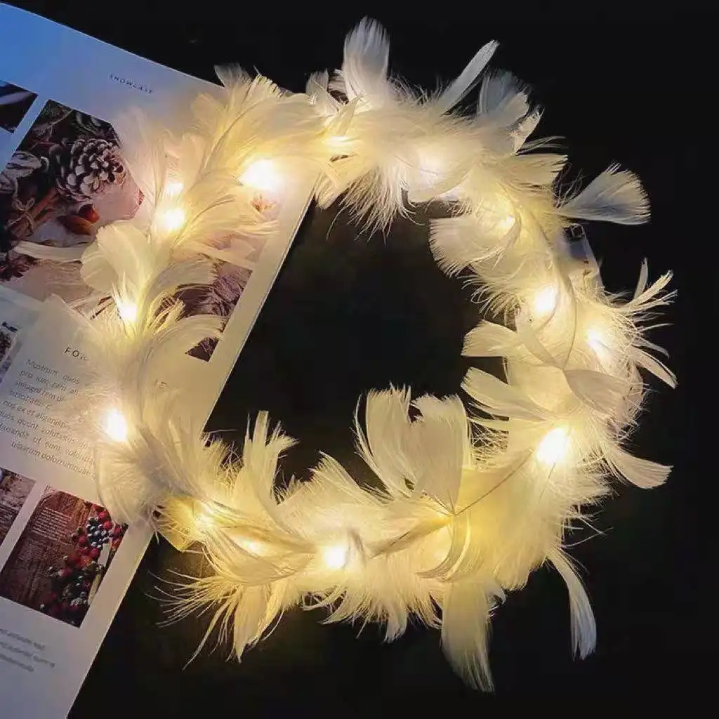 Diadema de corona brillante para mujer, diadema de plumas LED, tocado luminoso, accesorios para el cabello de Navidad, 2024