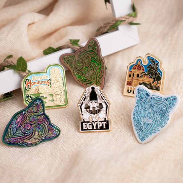 Customized Popular Anime Metal Logo Pins Design High Quality Soft Enamel Plated Metal Crafts