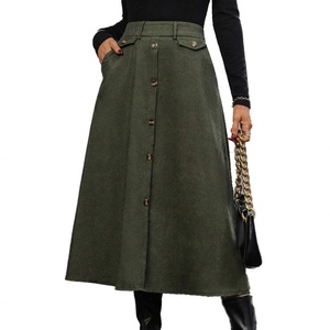 Jupe parapluie mi-longue élégante pour femme, avec poches et boutons à la taille, style français, personnalisable en gros (OEM) - Product Image 1