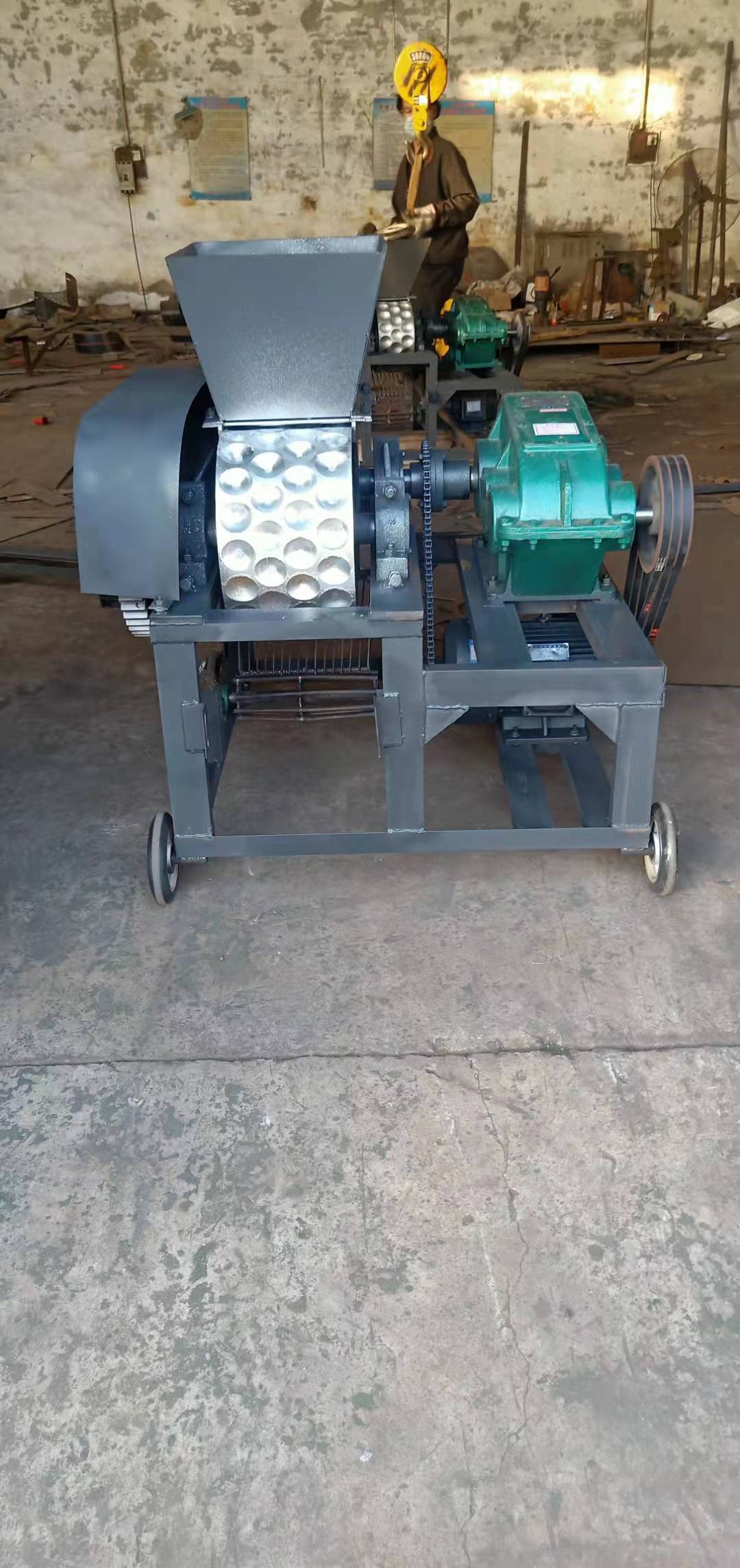 Spot goods in stock Automatic charcoal coal ball briquette making machine