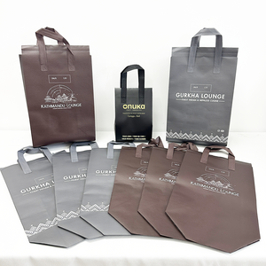 Sac isotherme réutilisable et pliable, écologique, avec motif lettres, pour courses, repas et livraison de nourriture - Product Image 5