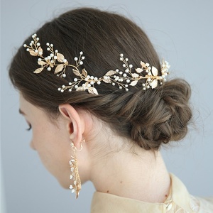 Gioielli per feste di anniversario fascia per capelli foglia dorata accessori per <span class=keywords><strong>pettine</strong></span> da sposa per matrimonio a pettini laterali con perla - Product Image 4