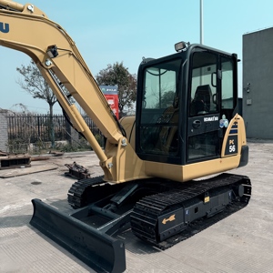 Miniexcavadora KOMATSU PC56 Usada en Japón, con Motor, Caja de Cambios y Bomba, Certificación EPA/CE, 5 Toneladas, Miniexcavadora de Buena Calidad con Pala Niveladora - Product Image 1