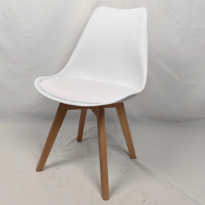 Clássico Estilo Nórdico Indoor/Outdoor Plástico Cadeira De Jantar Cadeira De Jardim De Casa De Polipropileno Com Almofada para Hotéis - Product Image 3