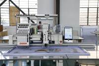 Machine à broder multifonctionnelle informatisée DS-CT1201+1PD à 12 aiguilles et 1+1 têtes pour broderie plate et broderie à cordon